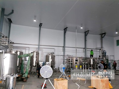 Project voor de verwerking en het vullen van suikerrietsap in Thailand